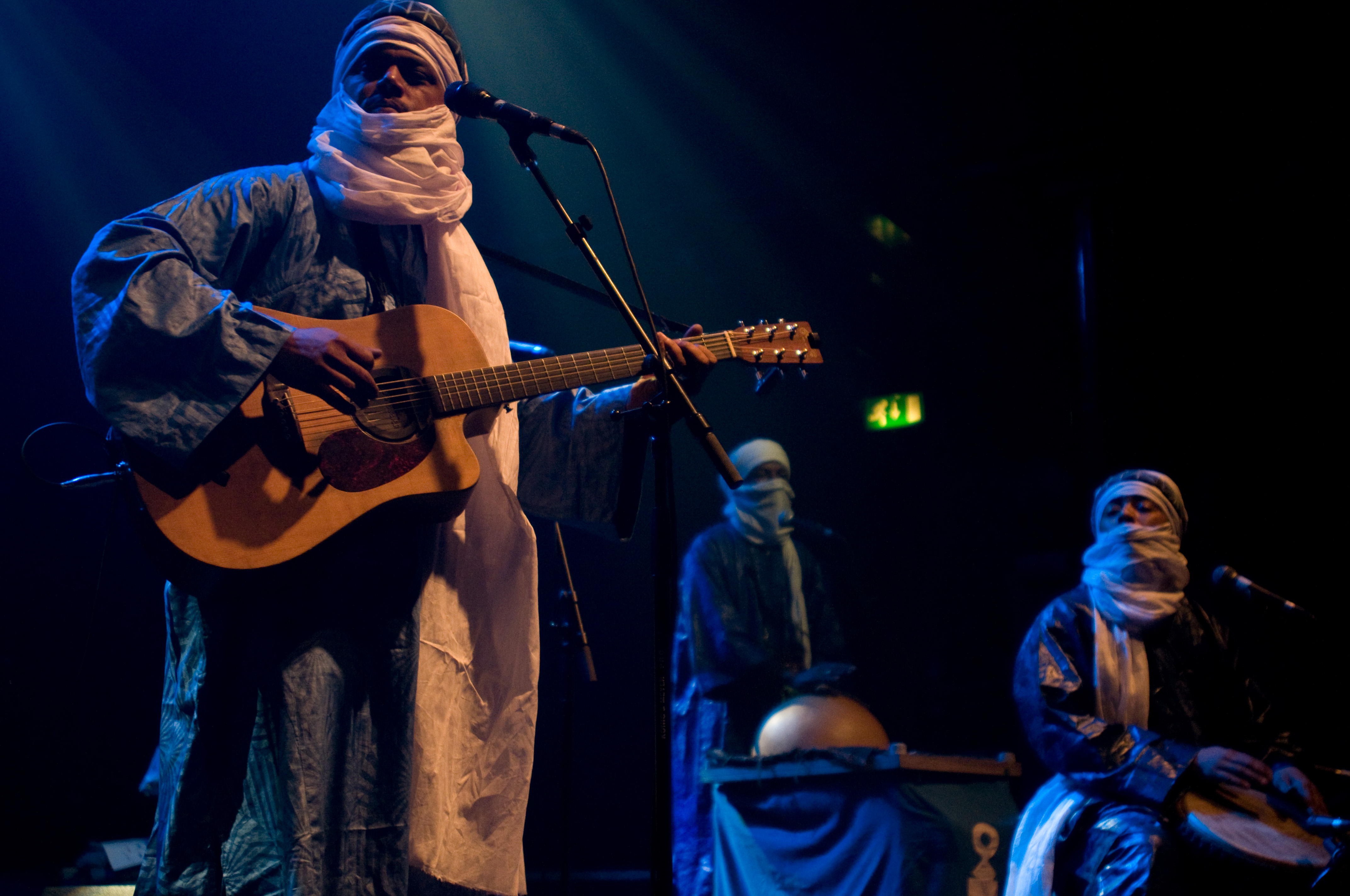 Tinariwen à Londres - Crédit photo - Amiram Bukowski - Touki Media