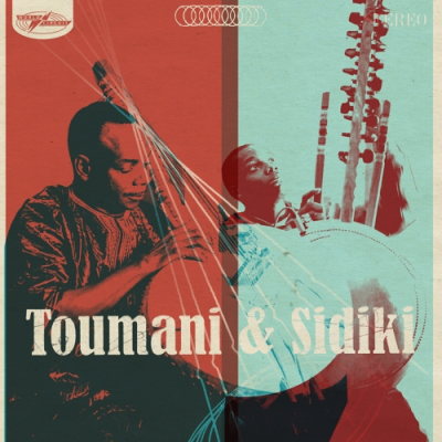 Le virtuose de la kora, Toumani Diabate, et son fils Sidiki proposent un nouvel album, Toumani & Sidiki, sorte de passage de témoins entre deux générations dans lequel plusieurs héros sont célébrés, comme Cheikh Modibo Diarra