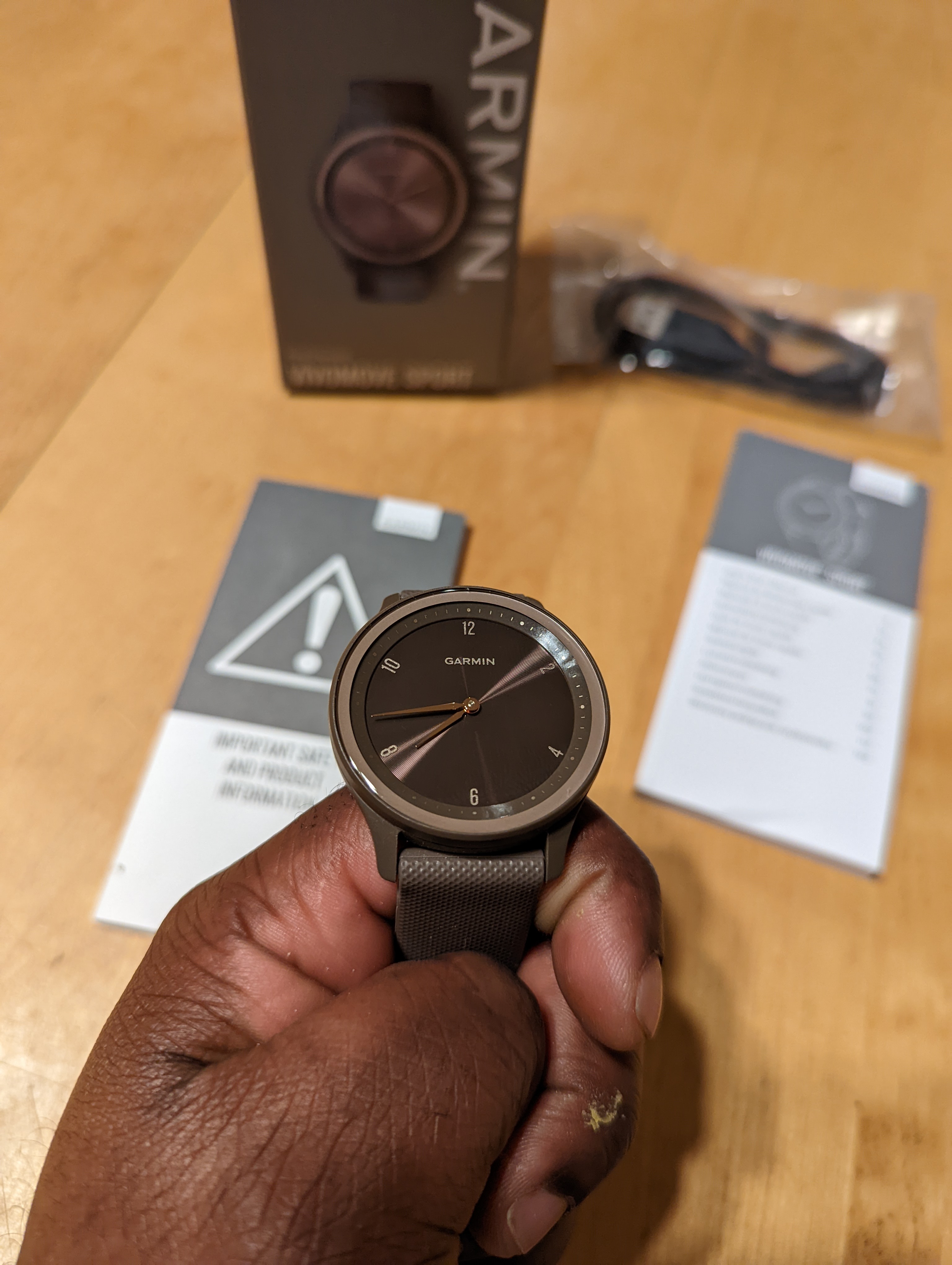 Test Garmin Vivomove Style : l'élégance et l'autonomie d'une montre hybride  - Les Numériques